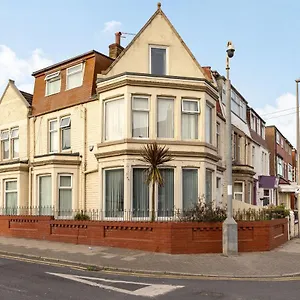 https://cherry-tree-house-blackpool-fy1-4by.hotelsin-chester.com