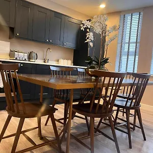 https://the-old-bank-apartments.hotelsin-chester.com