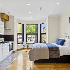https://west-one-studios.hotelsin-nottingham.com