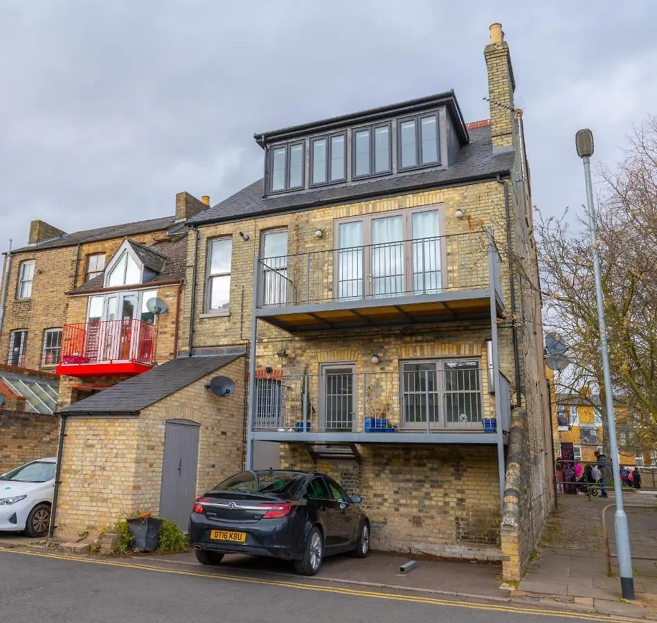 Cambridge Stays Diamond 2Br Apartment-Central-Parking-Walk To City & Train Station